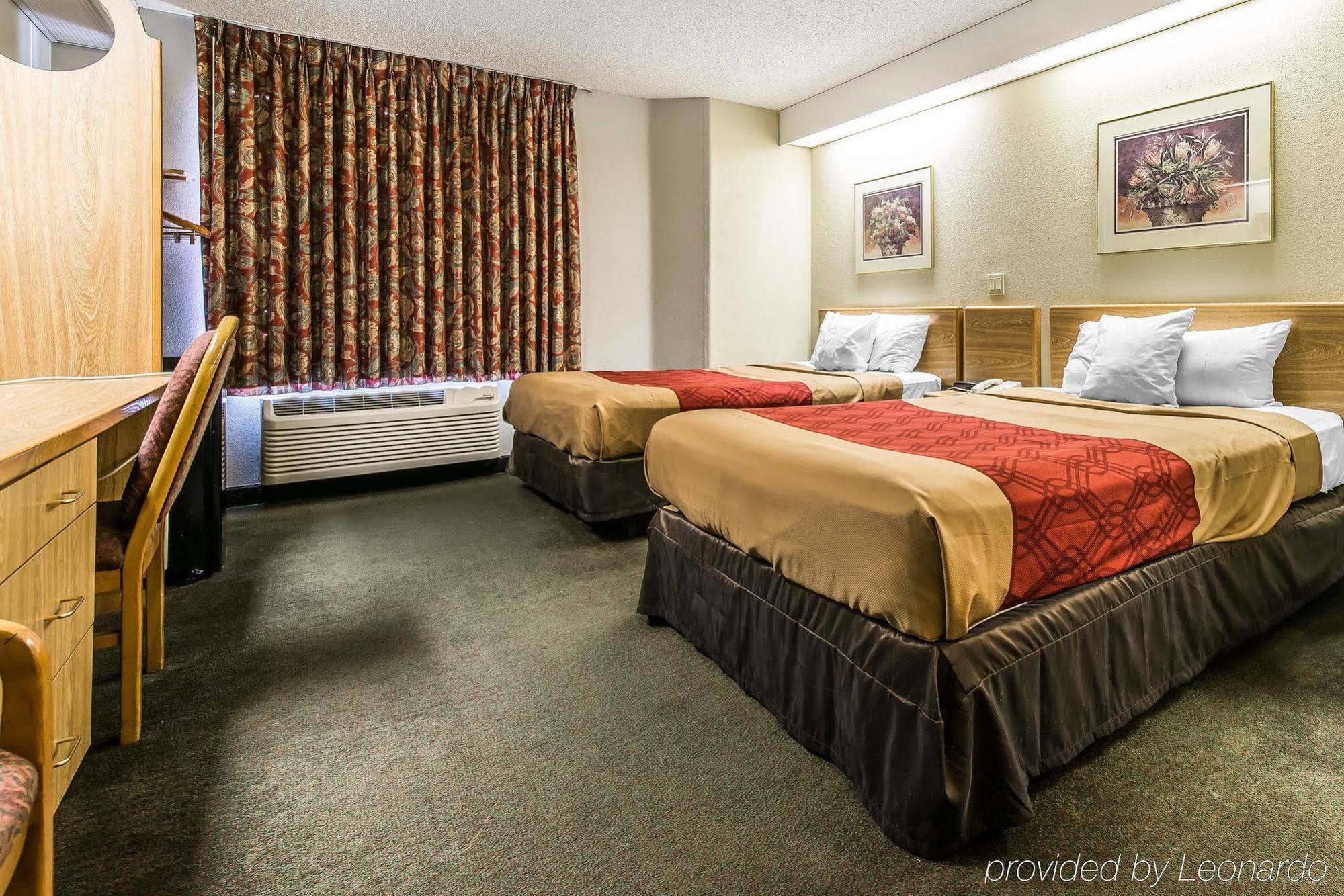 Days Inn By Wyndham ธอร์นตัน ภายนอก รูปภาพ